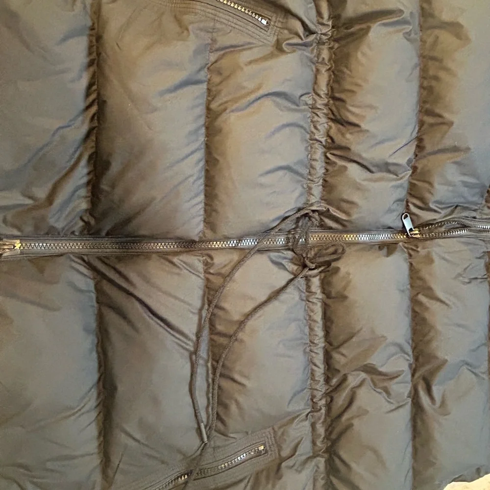 Athleta Black Puffer Vest - Picture 4 of 8